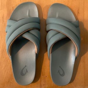 OluKai Hila Star Pine women’s slide sandals size 8